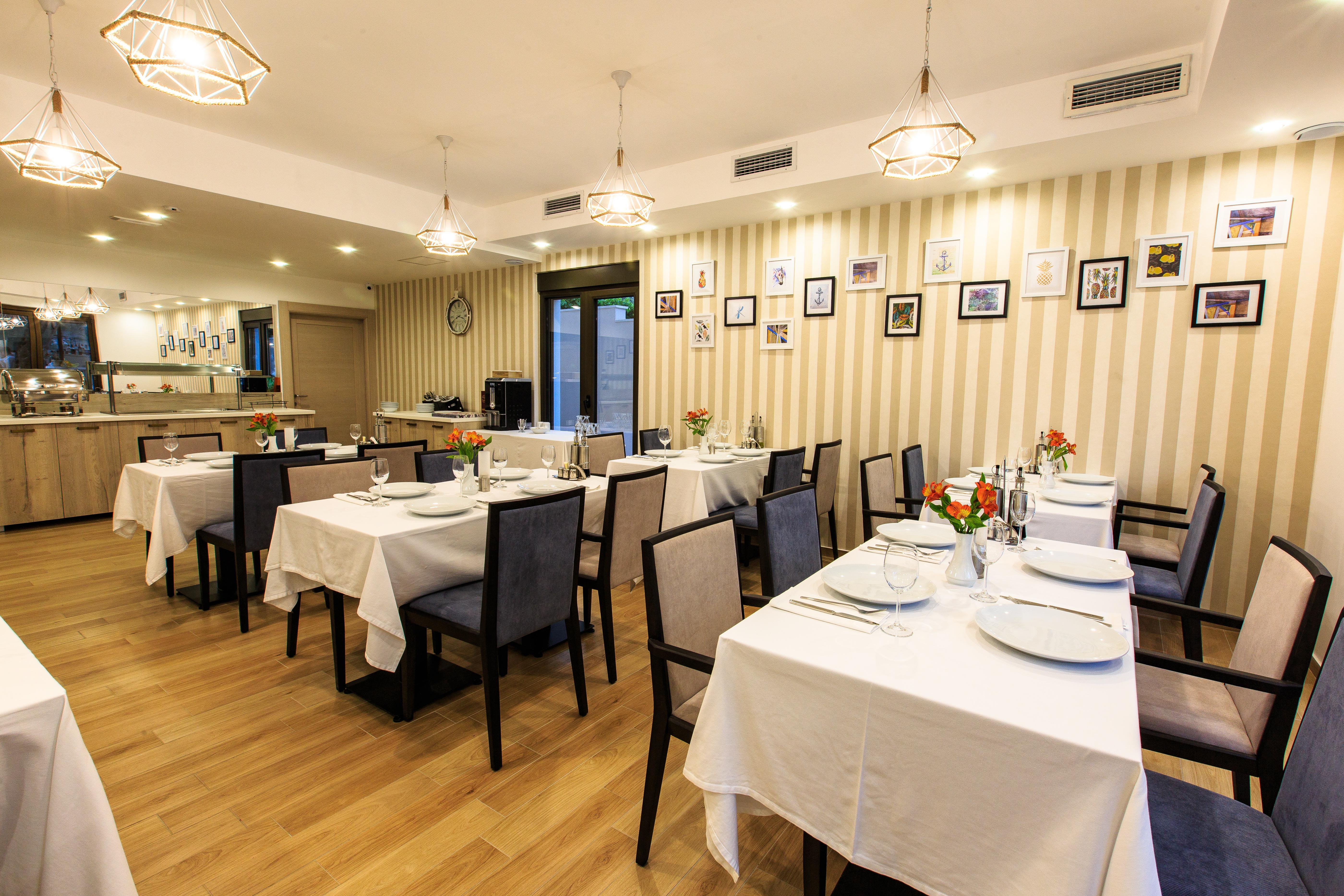 Hotel Harmony By Aycon Petrovac Exterior foto